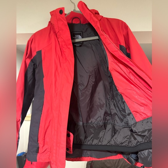The North Face Red/Pink Heavyweight Woman’s Small Jacket - Picture 7 of 16